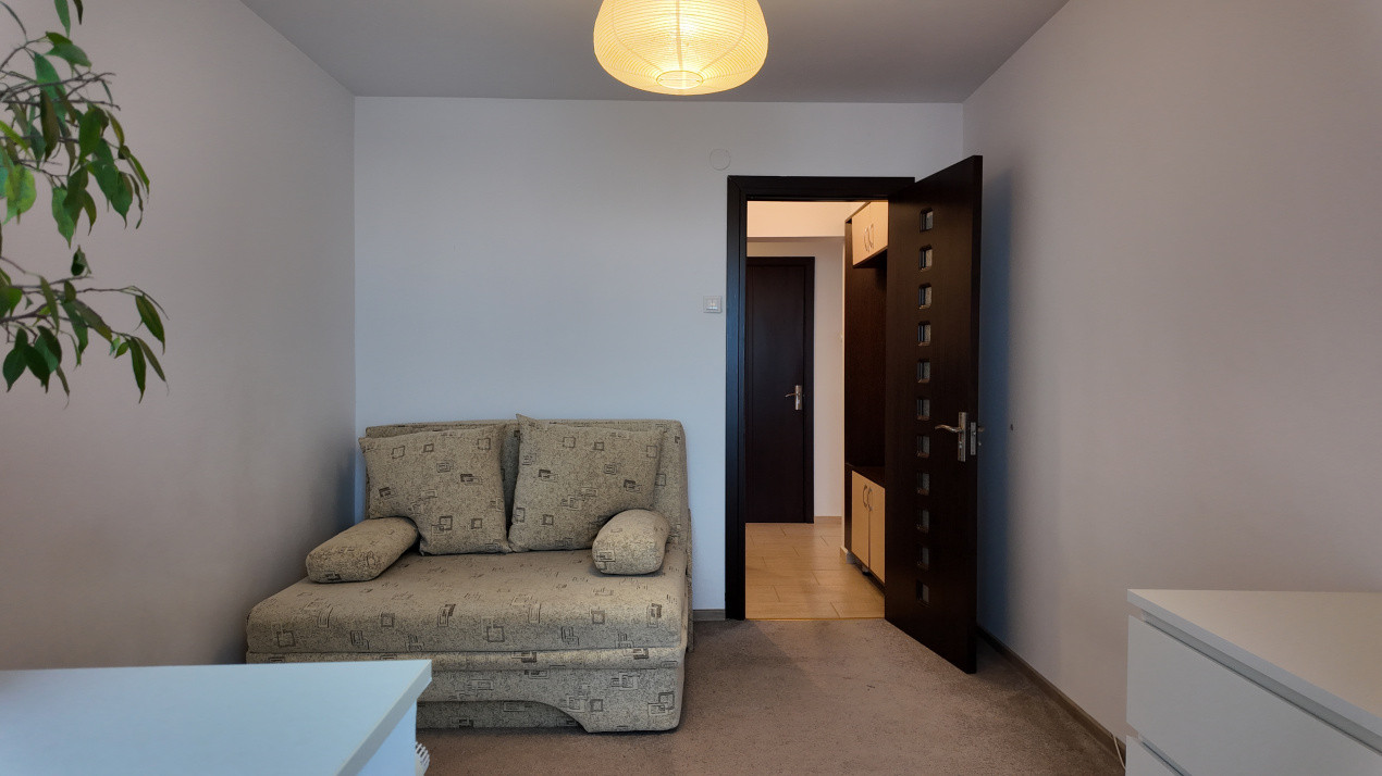 Vânzare apartament cu 3 camere, circular - zona Tractorul