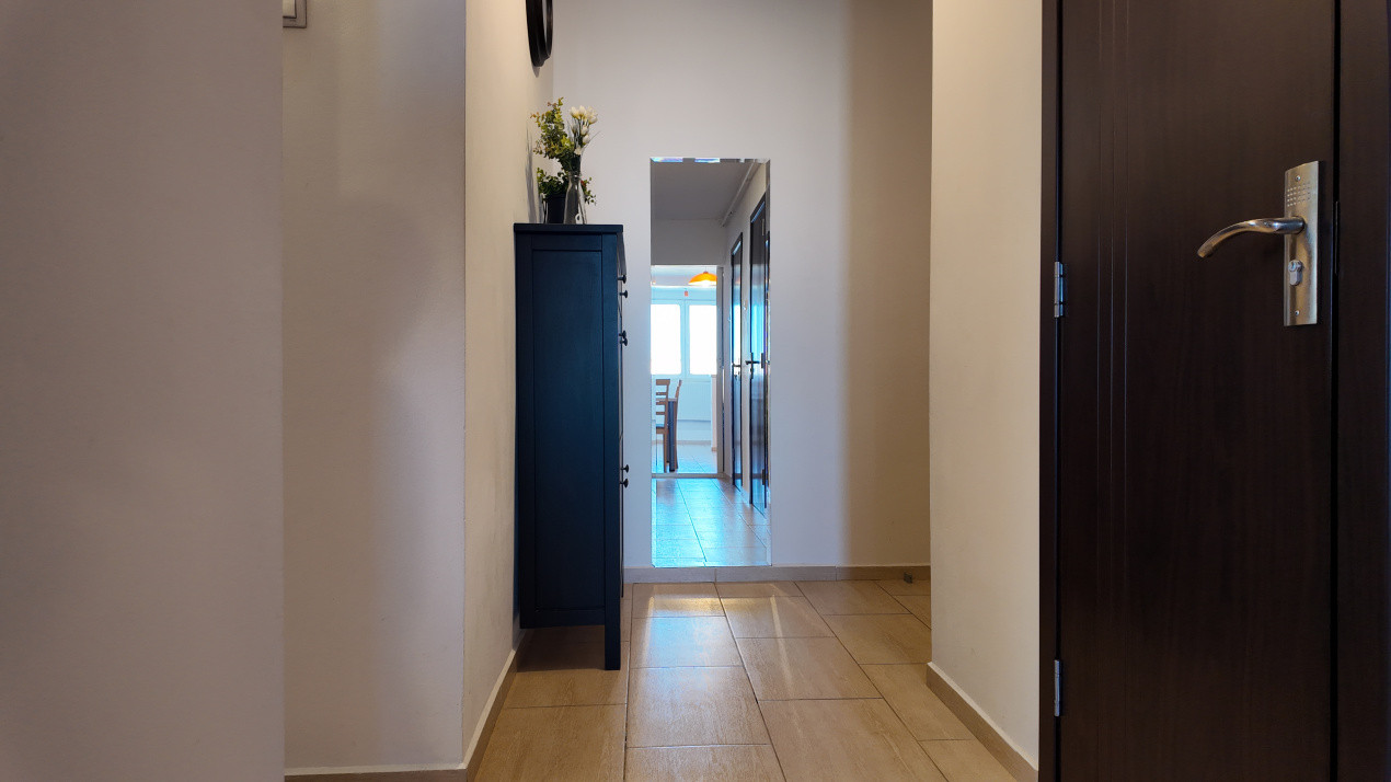 Vânzare apartament cu 3 camere, circular - zona Tractorul
