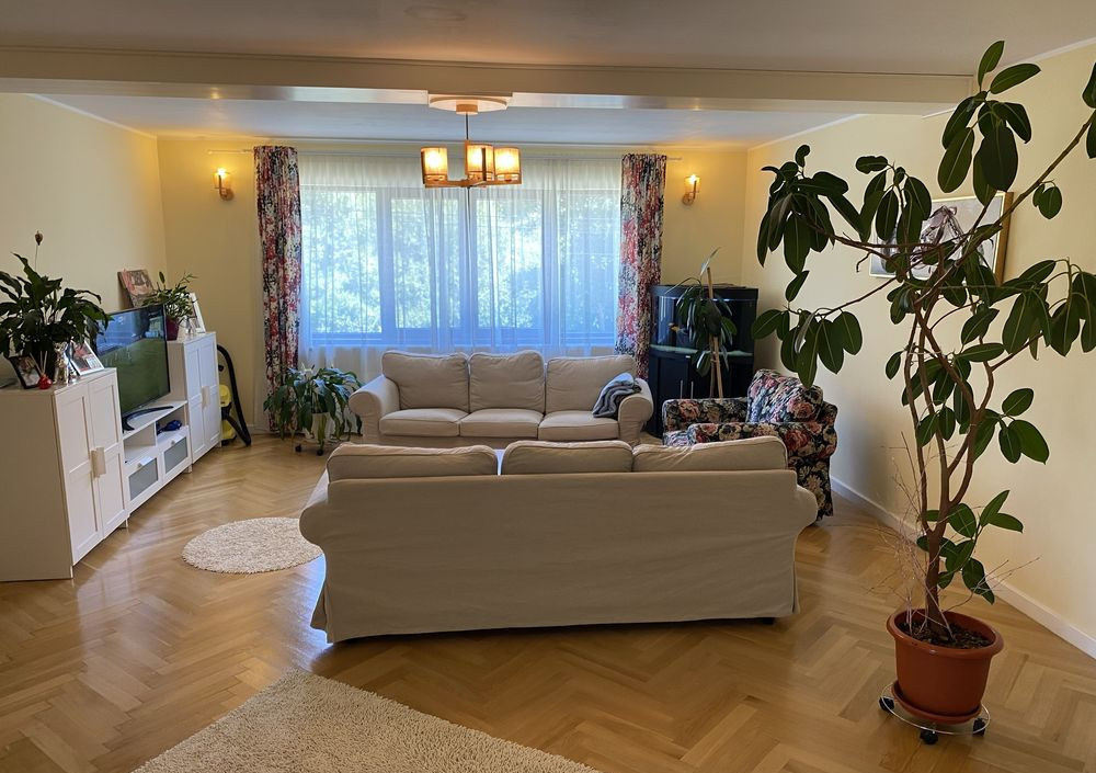 Casa de vanzare garaj terasa spalatorie curte proprie mobilata utilata