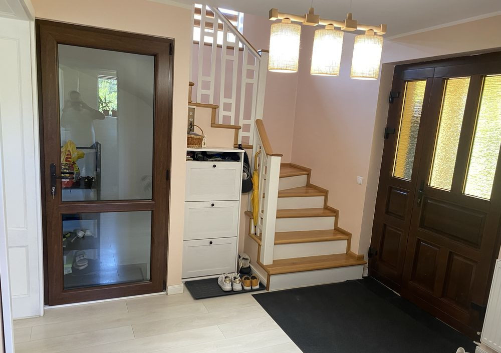 Casa de vanzare garaj terasa spalatorie curte proprie mobilata utilata