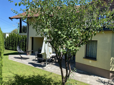 Casa de vanzare garaj terasa spalatorie curte proprie mobilata utilata