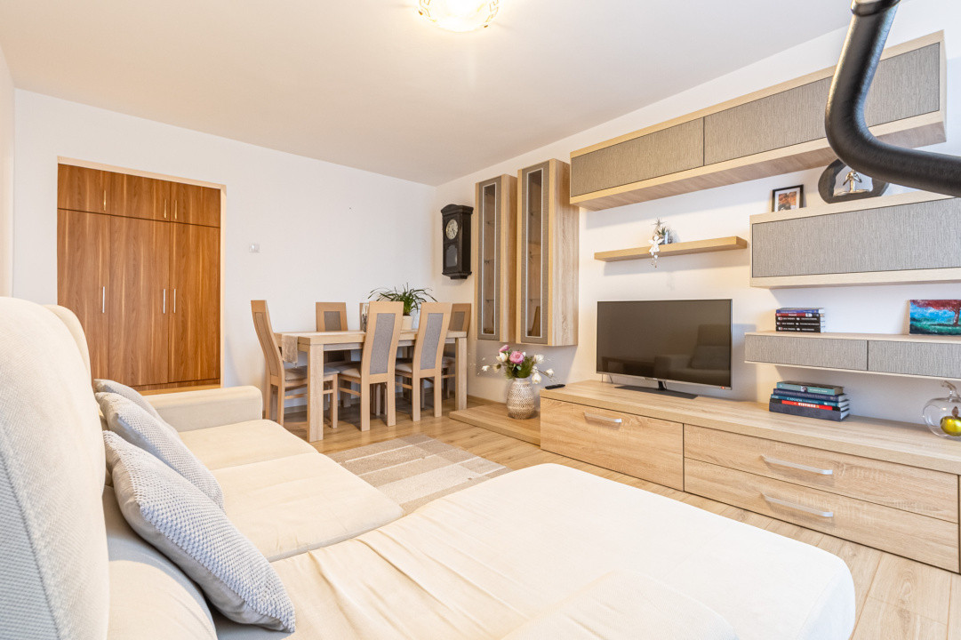 Apartament 3 camere cu priveliste, Tractorul