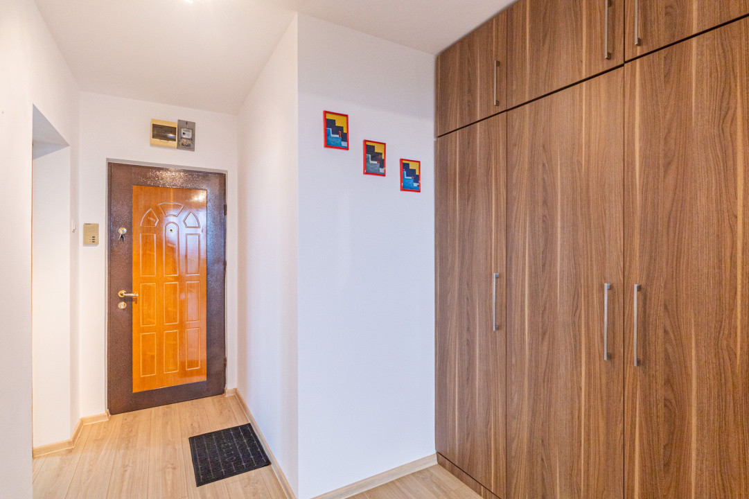 Apartament 3 camere cu priveliste, Tractorul