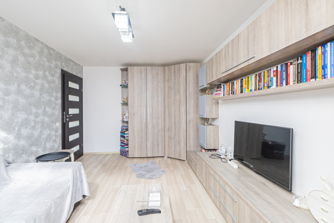 Apartament decomandat, mobilat modern, în inima cartierului Tractorul