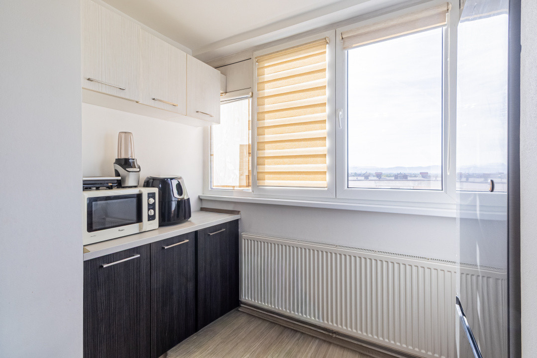Apartament decomandat, mobilat modern, în inima cartierului Tractorul
