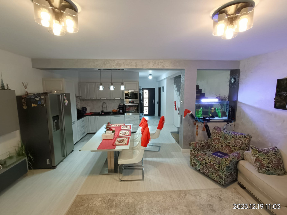 COMISION 0% Casa moderna/5 camere/terasa/garaj/318 mp teren/Selimbar 