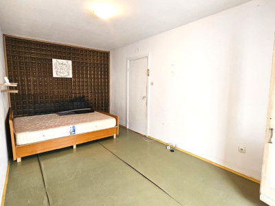 Garsoniera Decomandata si spatioasa I Etaj 1 din 4 - Astra