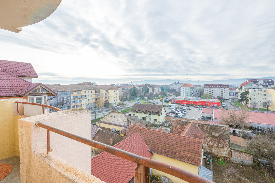 Apartament 3 camere  Etaj 5/8  73 mpu Str. Lungă Sibiu 