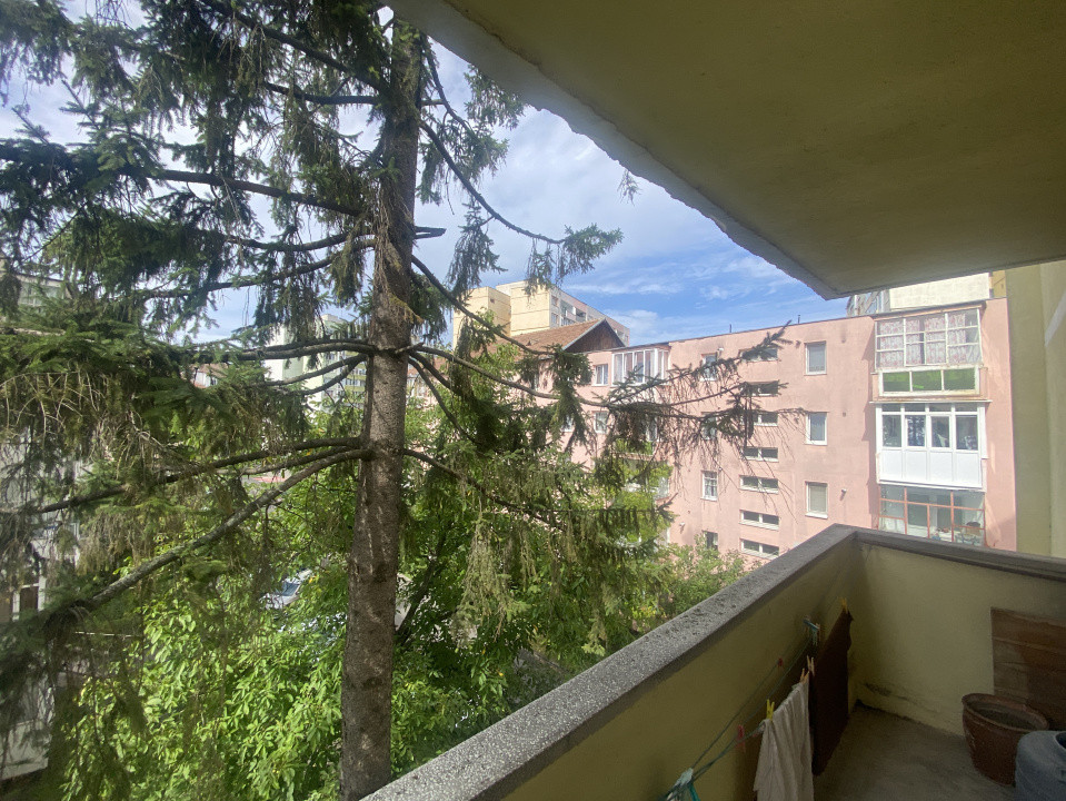 Apartament 2 camere balcon etaj 3 zona Mihai Viteazu Sibiu 43,6mpu