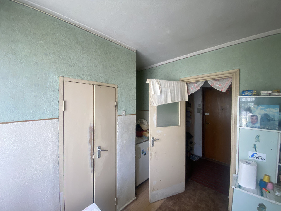 Apartament 2 camere balcon etaj 3 zona Mihai Viteazu Sibiu 43,6mpu