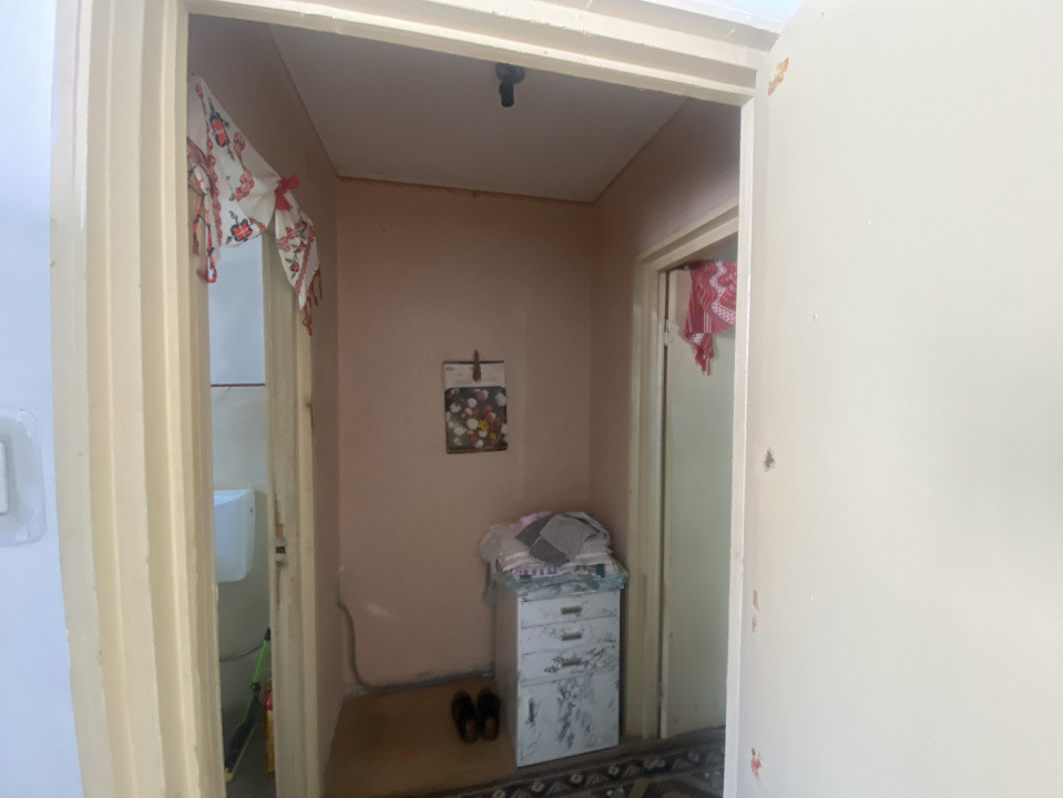 Apartament 2 camere balcon etaj 3 zona Mihai Viteazu Sibiu 43,6mpu