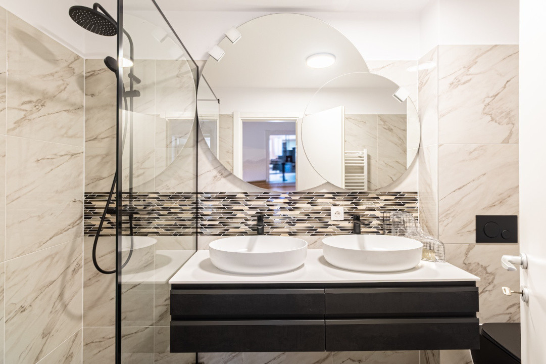 Apartament 3 camere, Lux, de inchiriat In zona Tractorul