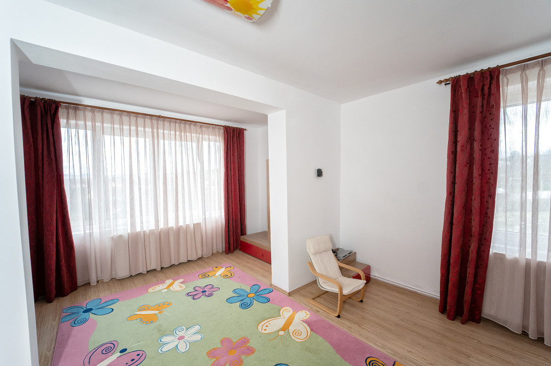 COMISION 0% Casa individuala moderna/5 camere/2000mp teren/asfalt/Daia Noua