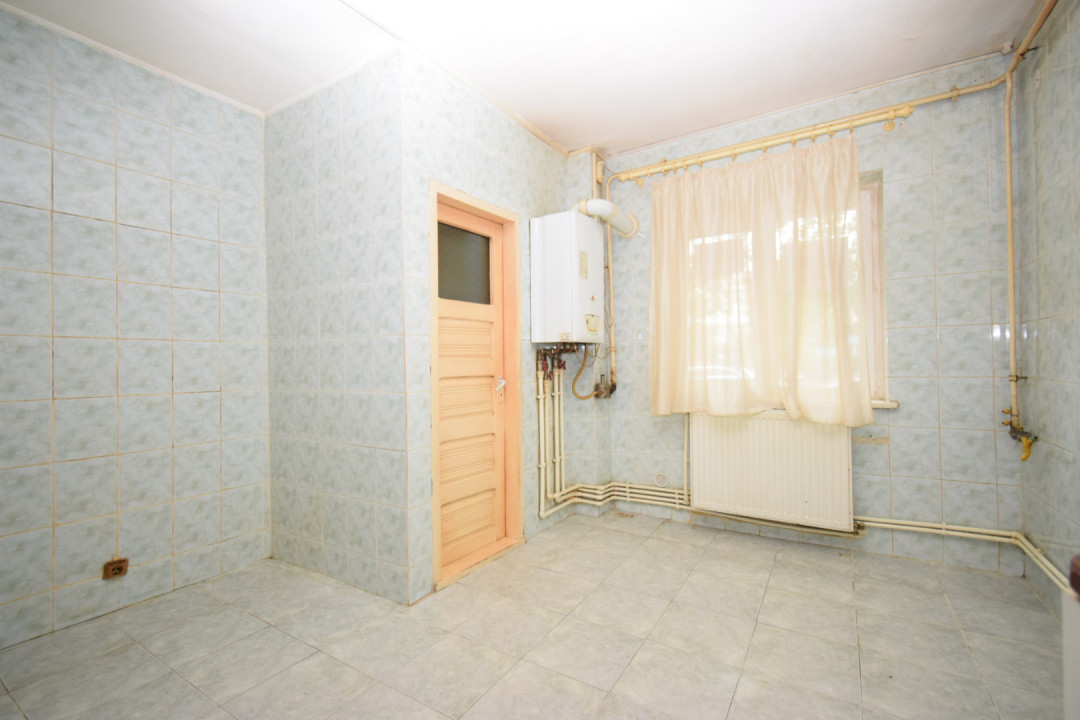 Apartament 4 camere George Enescu, decomandat 
