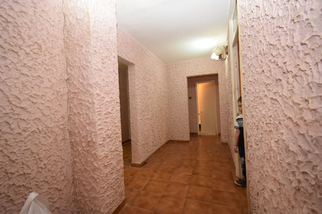 Apartament 4 camere George Enescu, decomandat 