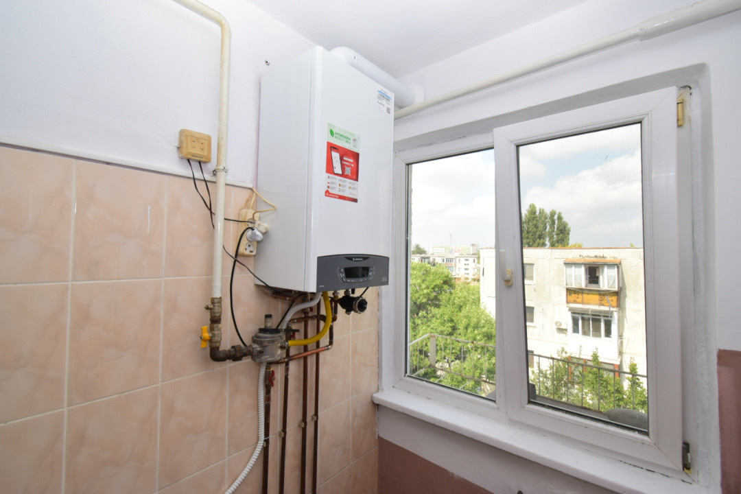 Apartament 2 camere, centrala termica noua, Craiovita Noua