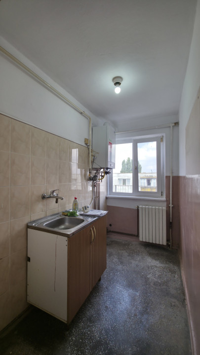 Apartament 2 camere, centrala termica noua, Craiovita Noua