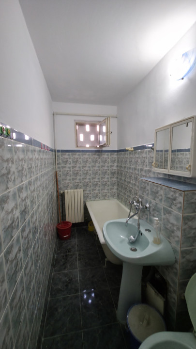 Apartament 2 camere, centrala termica noua, Craiovita Noua