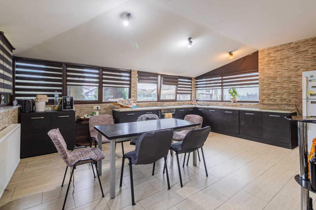 Apartament spațios, curte proprie, parcare inclusă, disponibil imediat