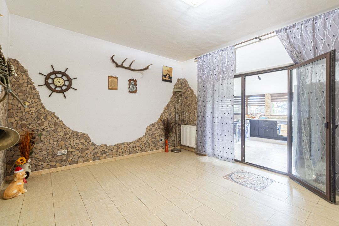 Apartament spațios, curte proprie, parcare inclusă, disponibil imediat