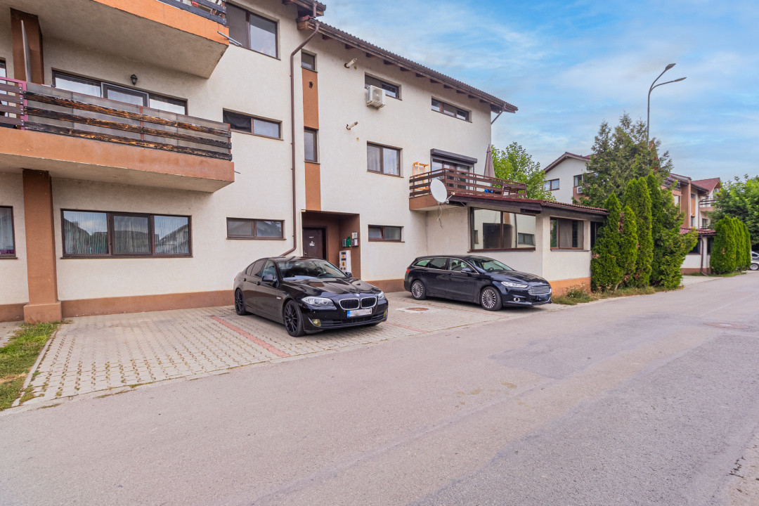 Apartament spațios, curte proprie, parcare inclusă, disponibil imediat