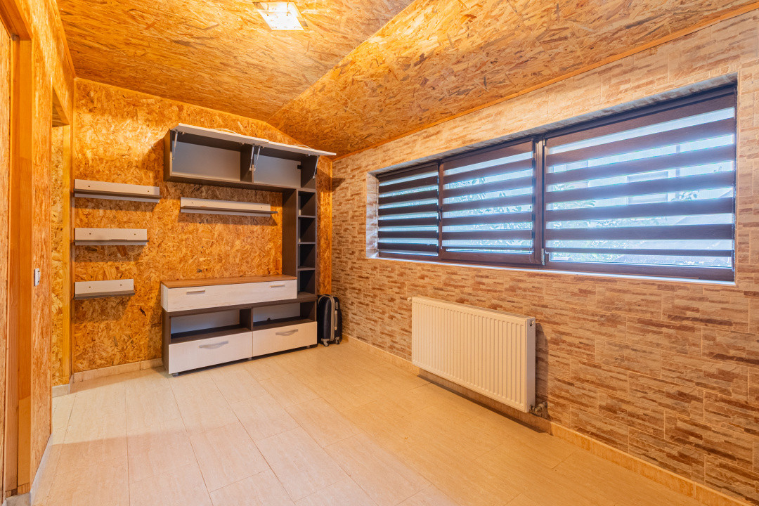 Apartament spațios, curte proprie, parcare inclusă, disponibil imediat