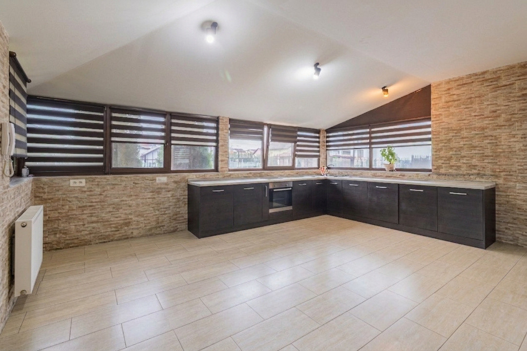 Apartament 4 camere si Curte Proprie | Parcare Inclusă
