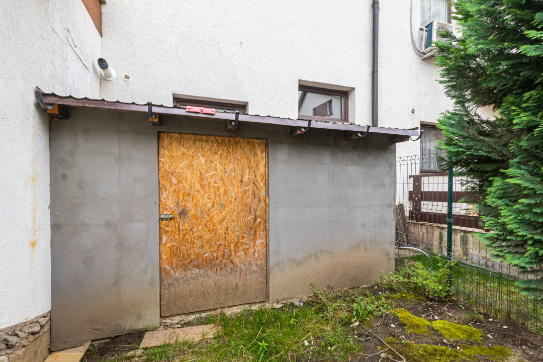Apartament 4 camere si Curte Proprie | Parcare Inclusă