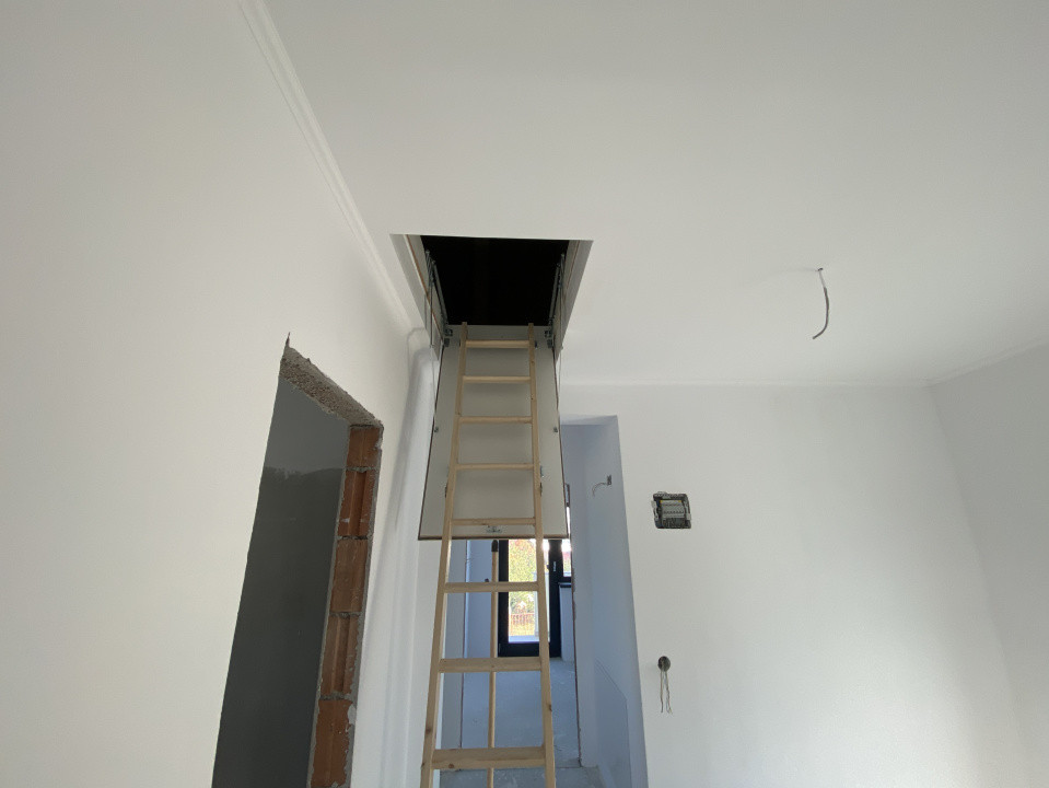 Casa individuala 4 camere 2 bai teren de 200mp liber Sibiu Cristian 