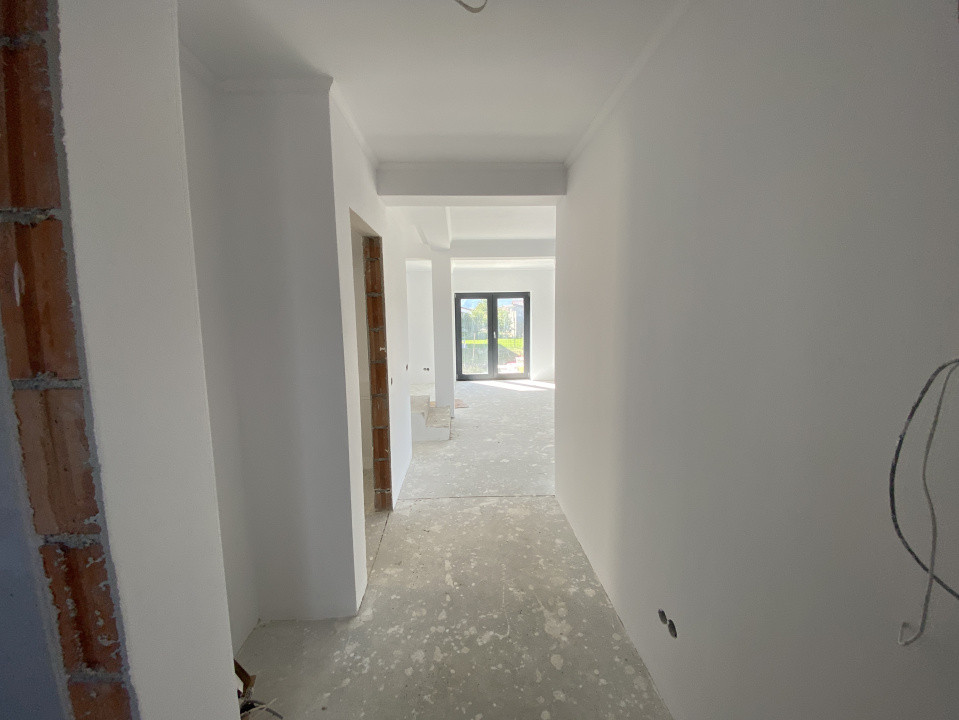 Casa individuala 4 camere 2 bai teren de 200mp liber Sibiu Cristian 