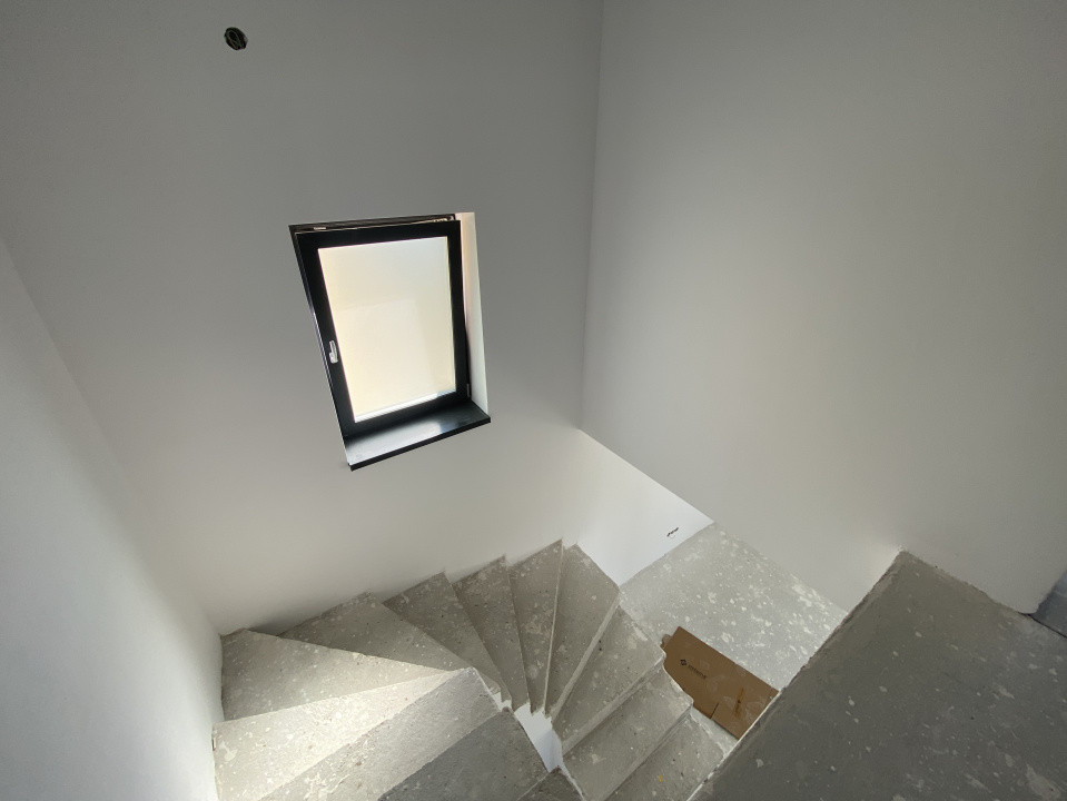 Casa individuala 4 camere 2 bai teren de 200mp liber Sibiu Cristian 
