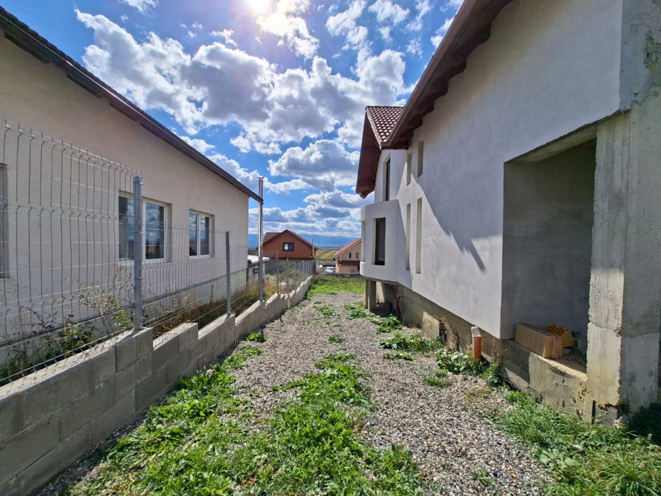Casă de vânzare în Șura Mare – Cartier nou | 242 mp utili | Vedere panoramică