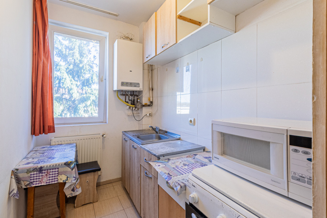 Apartament spațios, scară interioară, două băi, în zona Făget