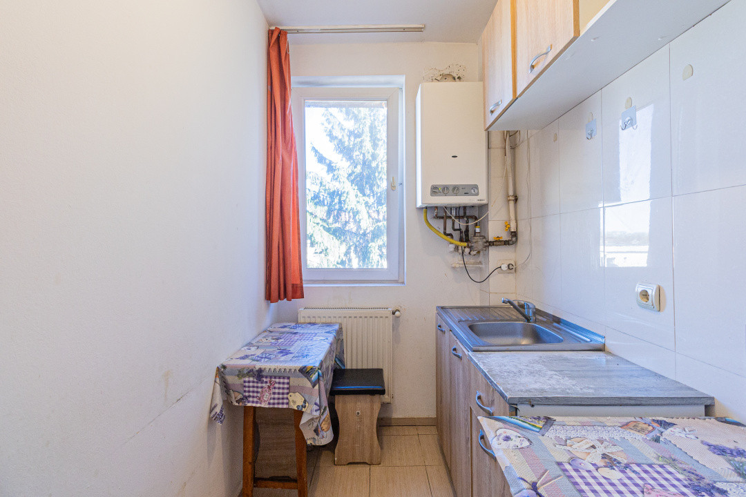 Apartament spațios, scară interioară, două băi, în zona Făget