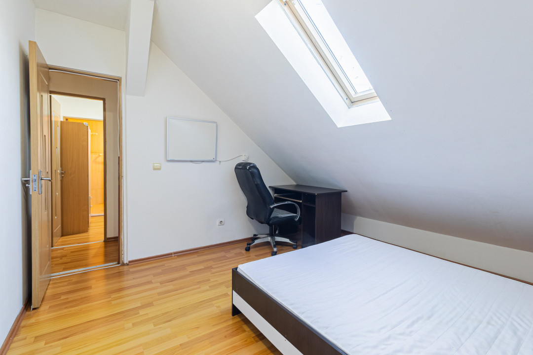 Apartament spațios, scară interioară, două băi, în zona Făget