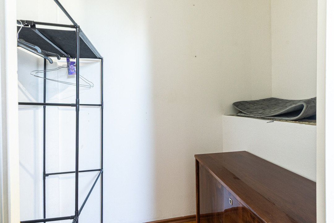 Apartament spațios, scară interioară, două băi, în zona Făget