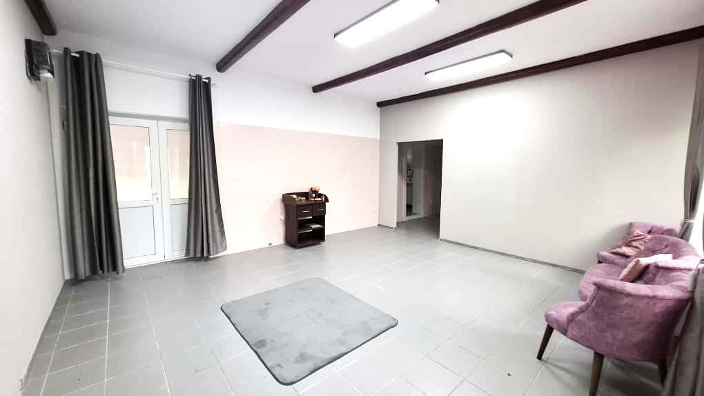Spatiu Comercial/ Birouri la Casa individuala - Astra