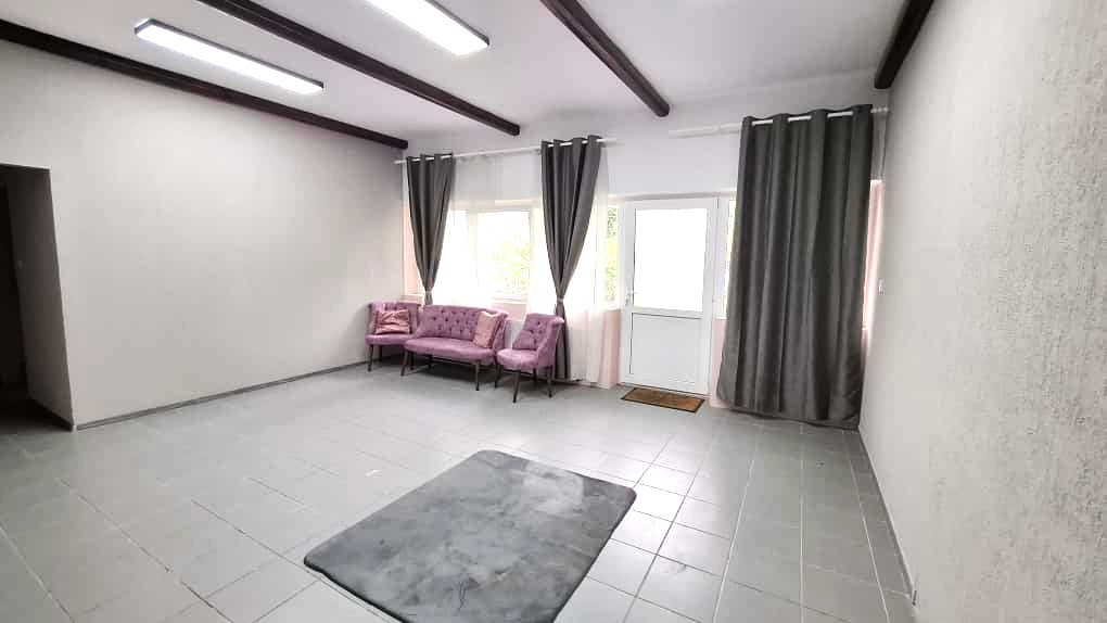 Spatiu Comercial/ Birouri la Casa individuala - Astra