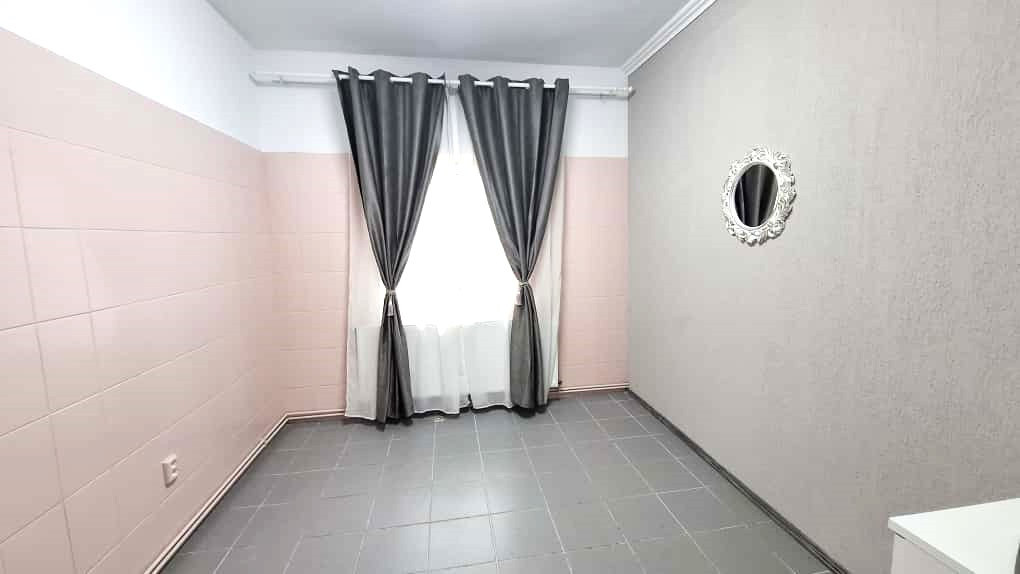 Spatiu Comercial/ Birouri la Casa individuala - Astra