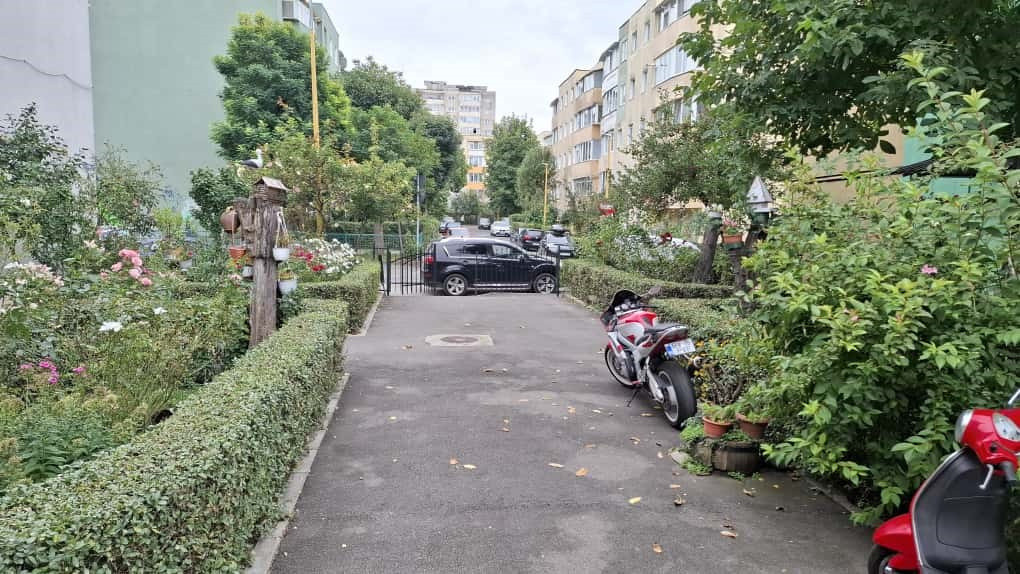 Spatiu Comercial/ Birouri la Casa individuala - Astra