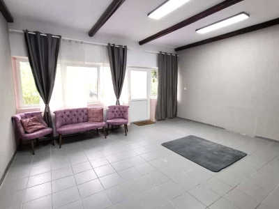 Spatiu Comercial/ Birouri la Casa individuala - Astra