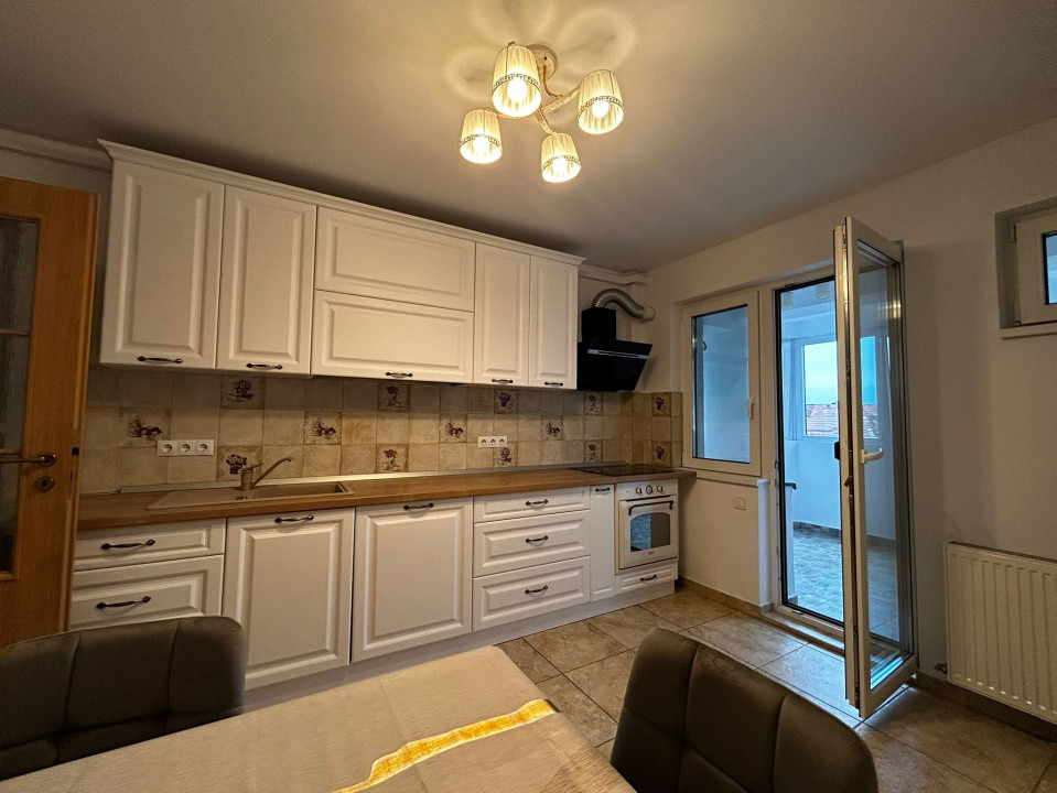 Apartament 3 camere de închiriat - Bvd. Mihai Viteazu