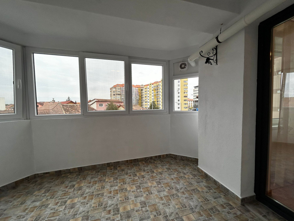 Apartament 3 camere de închiriat - Bvd. Mihai Viteazu