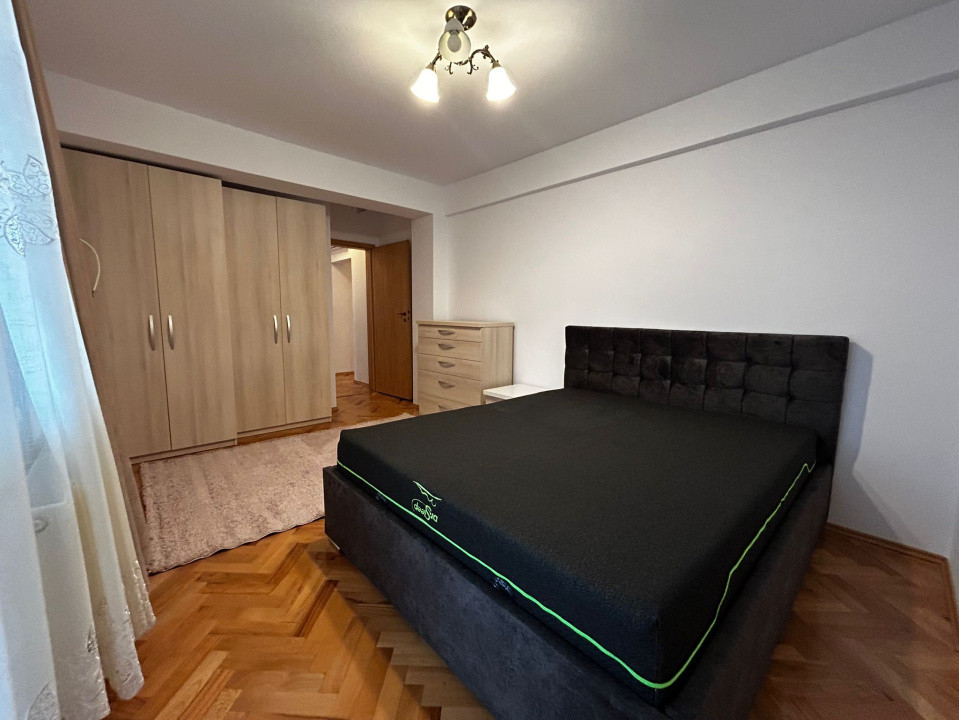 Apartament 3 camere de închiriat - Bvd. Mihai Viteazu