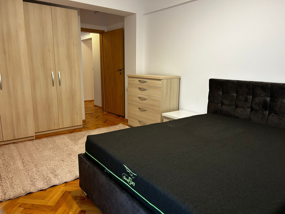 Apartament 3 camere de închiriat - Bvd. Mihai Viteazu