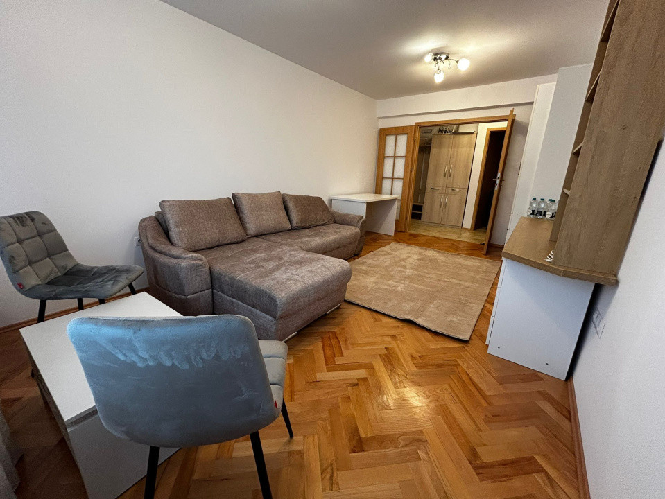 Apartament 3 camere de închiriat - Bvd. Mihai Viteazu