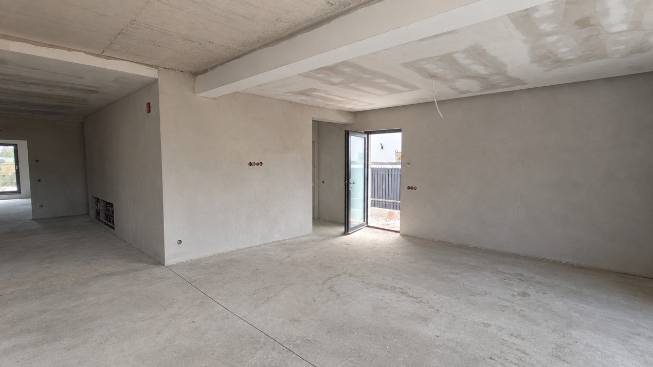 Apartament cu gradina 4 camere 3 bai