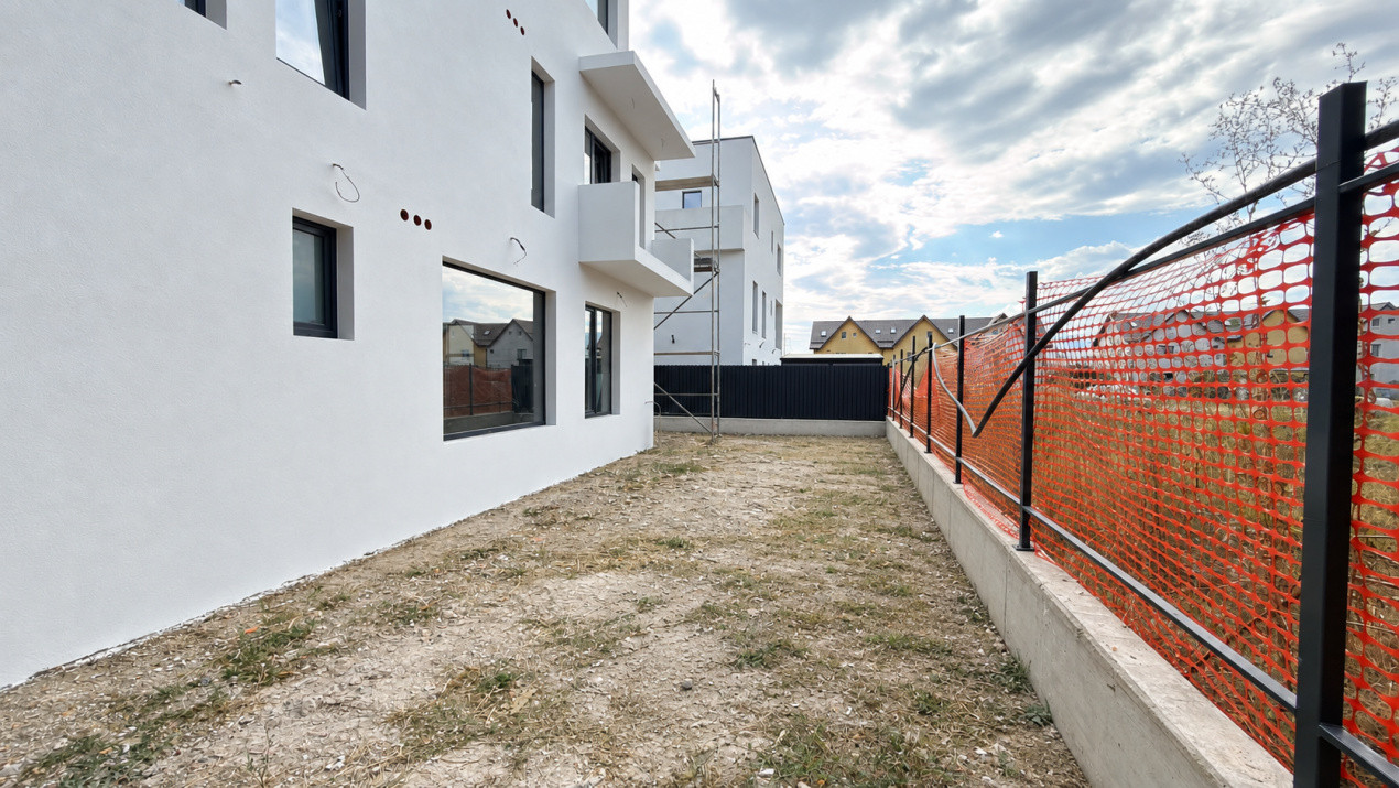 Apartament cu gradina 4 camere 3 bai