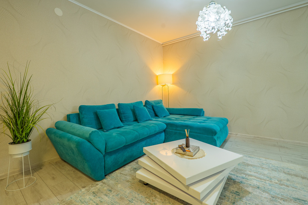 Apartament de vânzare cu 3 camere – zonă Valea Aurie, str. Săcel