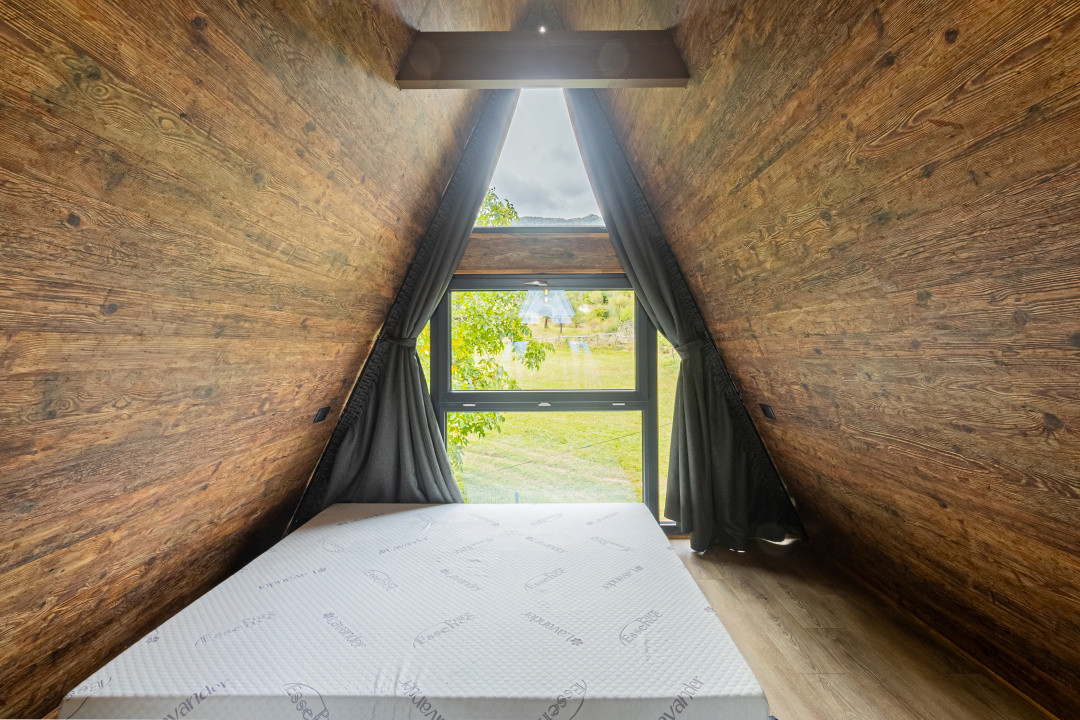 Afacere la cheie in inima naturii- Case smart A-Frame